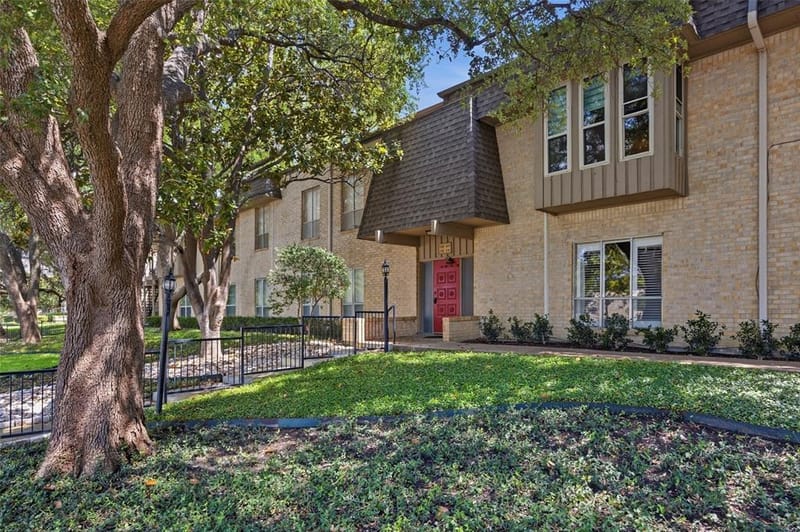 4320 Bellaire Drive S # 225W, Fort Worth TX 76109 - Photo 2