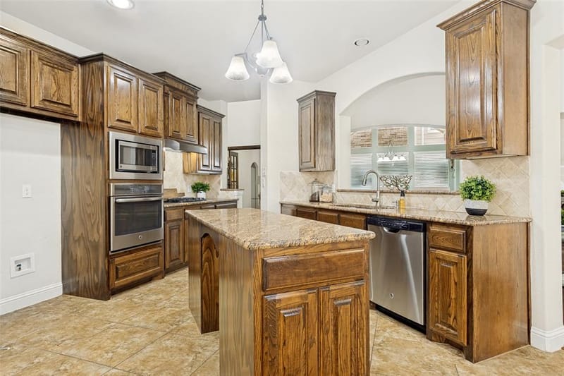 5529 Dearborn Lane, Garland TX 75040 - Photo 7