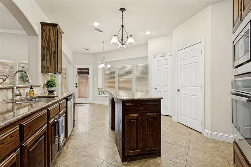 5529 Dearborn Lane, Garland TX 75040 - Photo 9