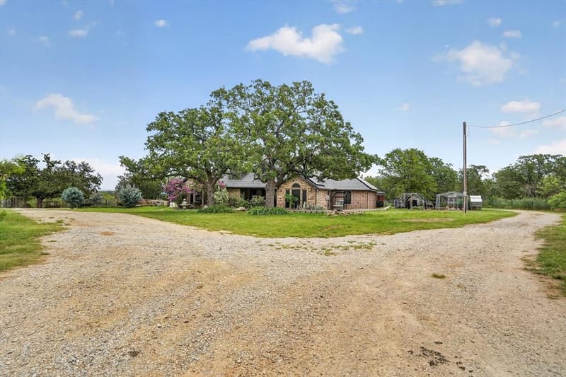 1017 County Road 3555, Paradise TX 76073 - Photo 2