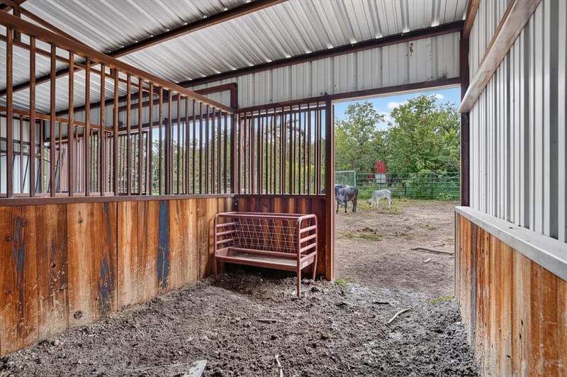 1017 County Road 3555, Paradise TX 76073 - Photo 32