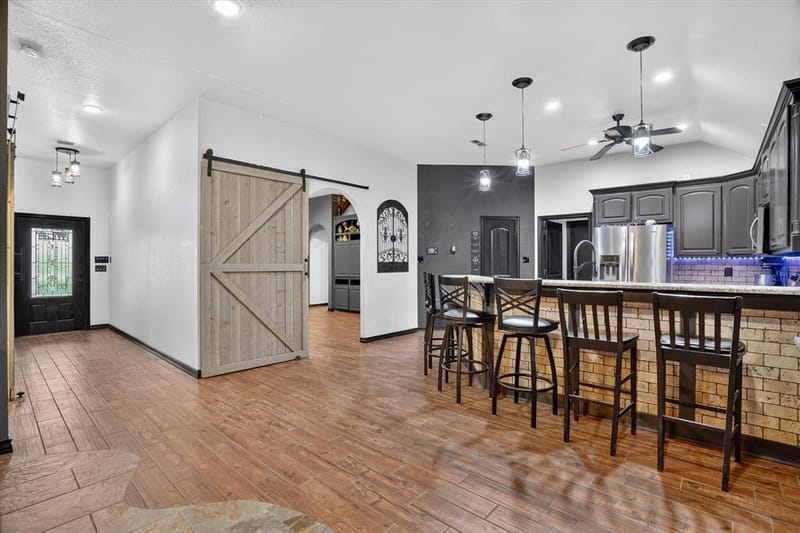 1017 County Road 3555, Paradise TX 76073 - Photo 4