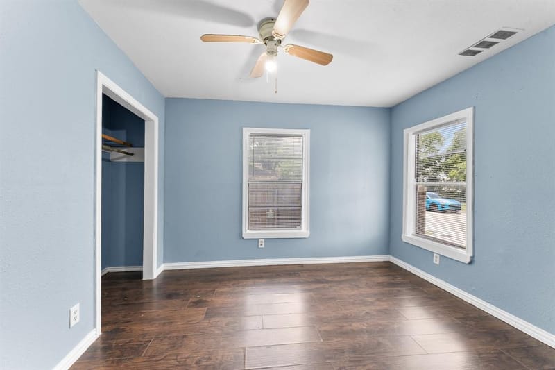 1612 Harris Court, Dallas TX 75223 - Photo 4