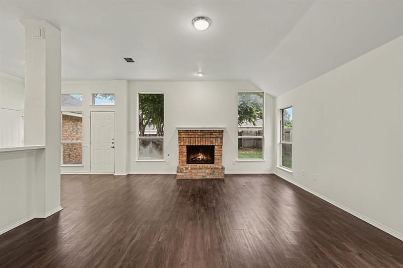 11709 Amber Valley Drive, Frisco TX 75035 - Photo 4