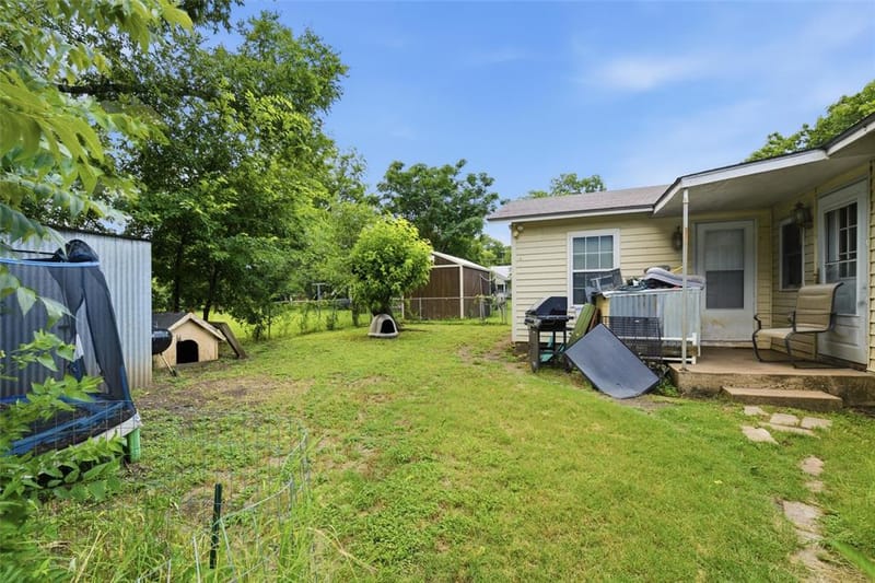 307 W Goddard Street, West TX 76691 - Photo 14