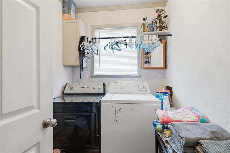 307 W Goddard Street, West TX 76691 - Photo 8