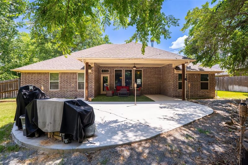 712 Spring Meadow Street, Stephenville TX 76401 - Photo 28
