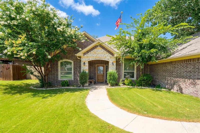 712 Spring Meadow Street, Stephenville TX 76401 - Photo 5