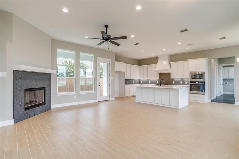 991 Hulen, Crowley TX 76036 - Photo 6