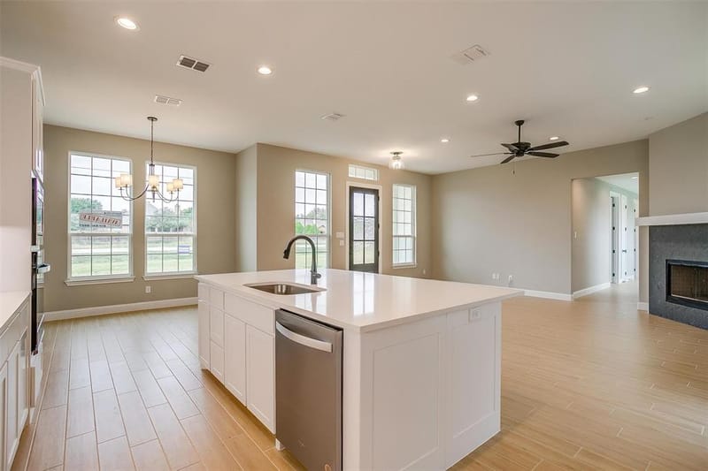 991 Hulen, Crowley TX 76036 - Photo 13