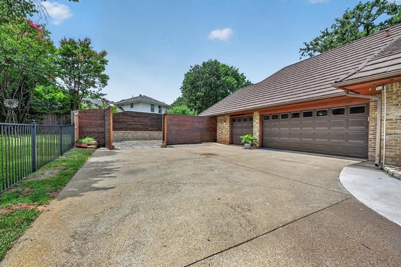 2304 Wakeforest Court, Arlington TX 76012 - Photo 34