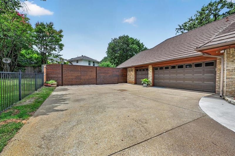2304 Wakeforest Court, Arlington TX 76012 - Photo 33