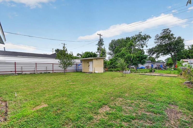 2344 Beaumont Street, Fort Worth TX 76106 - Photo 11
