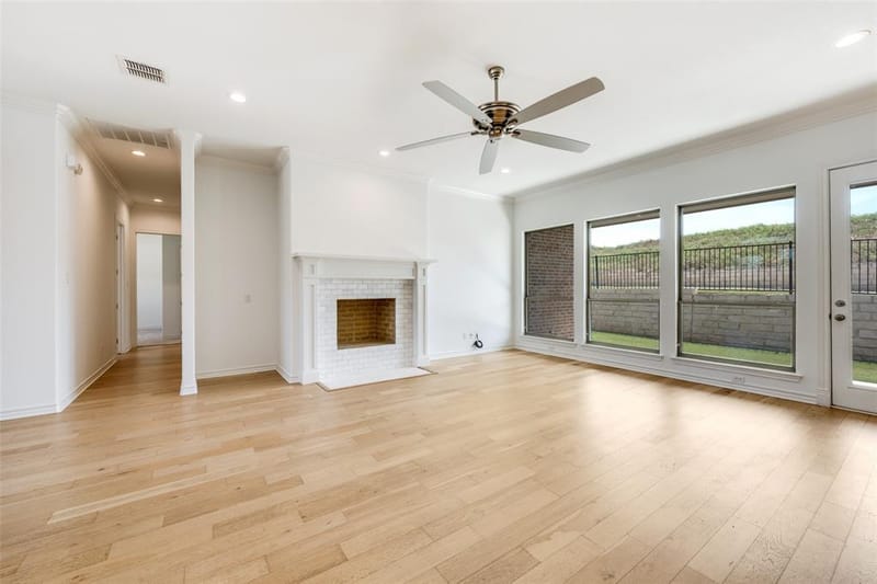 11049 Hawkins Home Boulevard, Benbrook TX 76126 - Photo 6