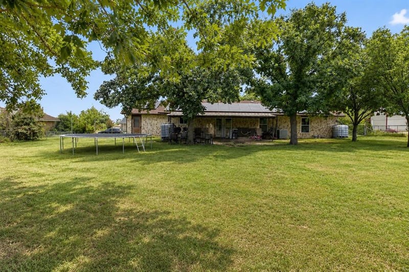 119 Dennis Street, Jacksboro TX 76458 - Photo 20