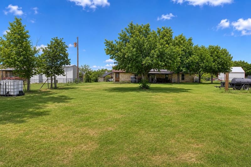 119 Dennis Street, Jacksboro TX 76458 - Photo 25