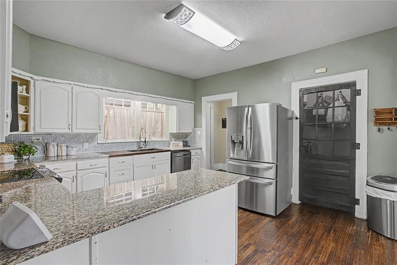 7921 White Settlement Road, White Settlement TX 76108 - Photo 12