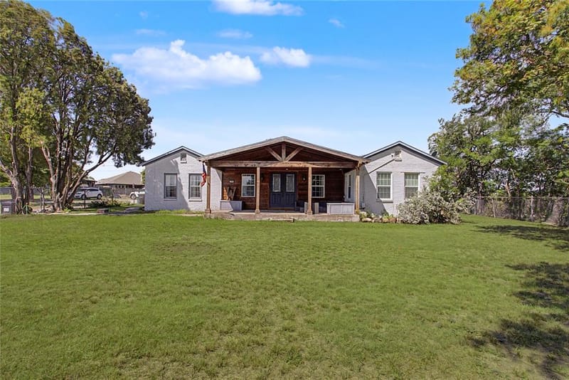 7921 White Settlement Road, White Settlement TX 76108 - Photo 3