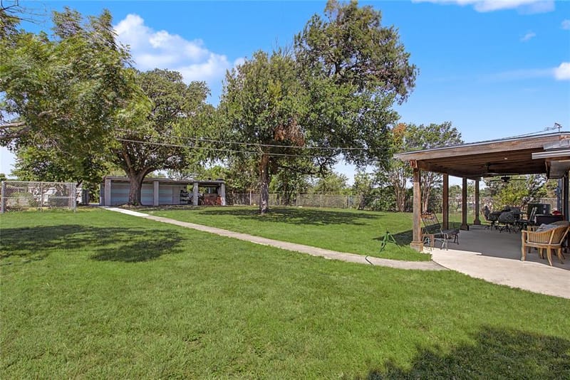 7921 White Settlement Road, White Settlement TX 76108 - Photo 33