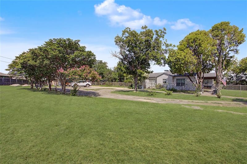7921 White Settlement Road, White Settlement TX 76108 - Photo 40