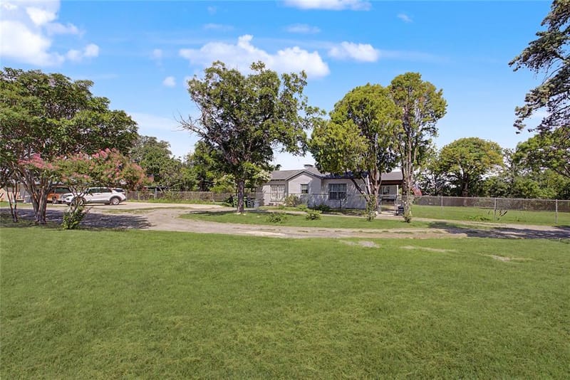 7921 White Settlement Road, White Settlement TX 76108 - Photo 39