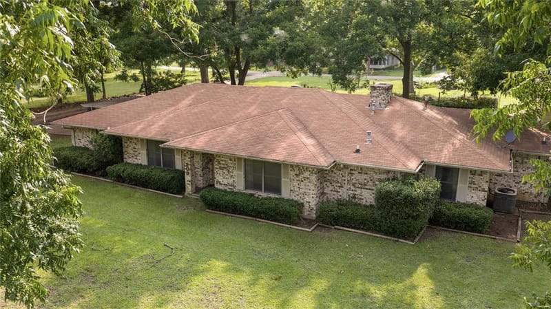 209 N Harrison Street, Roxton TX 75477