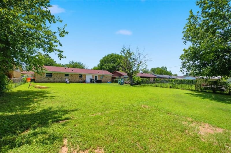 213 Virginia Drive, Lacy Lakeview TX 76705 - Photo 22