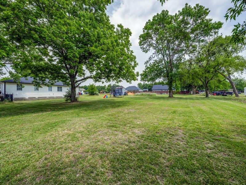 411 W Houston Street, Leonard TX 75452 - Photo 24