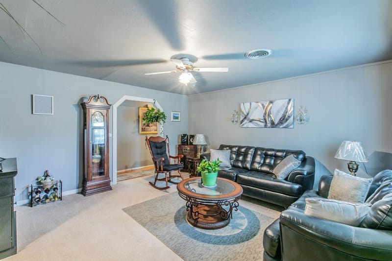 4816 Inwood Drive, Beverly Hills TX 76711 - Photo 2