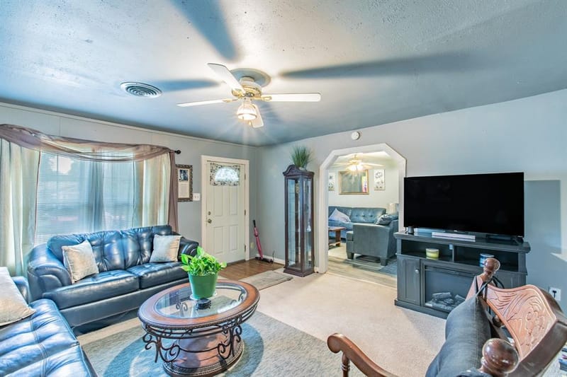 4816 Inwood Drive, Beverly Hills TX 76711 - Photo 3