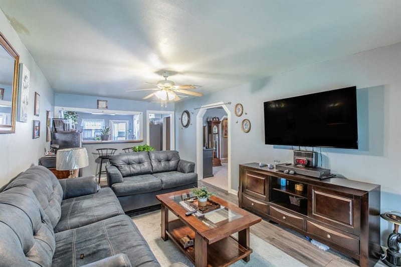 4816 Inwood Drive, Beverly Hills TX 76711 - Photo 9