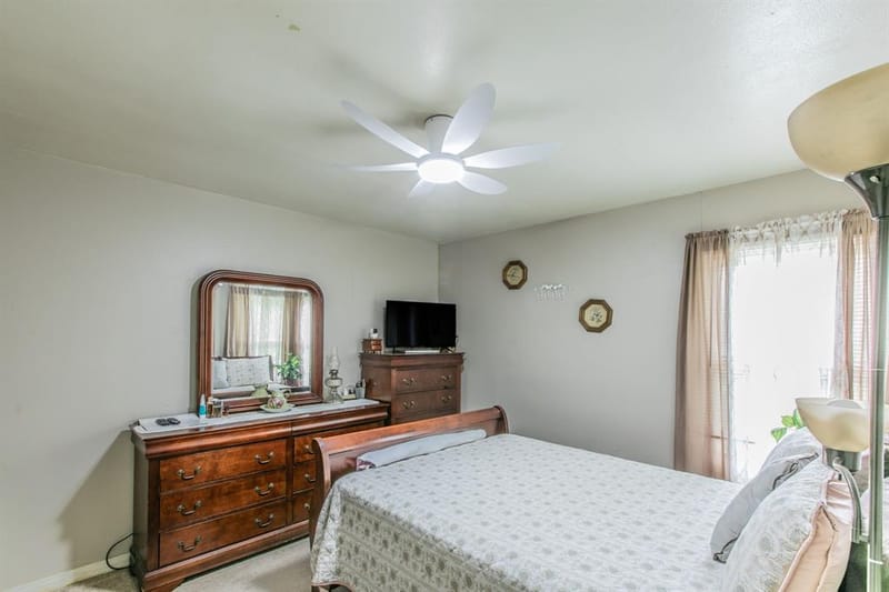4816 Inwood Drive, Beverly Hills TX 76711 - Photo 14