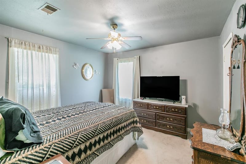 4816 Inwood Drive, Beverly Hills TX 76711 - Photo 18