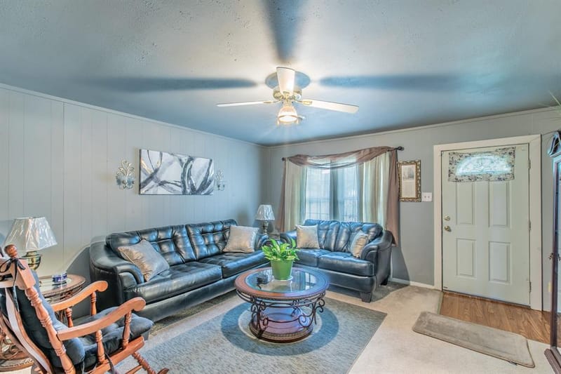 4816 Inwood Drive, Beverly Hills TX 76711 - Photo 4