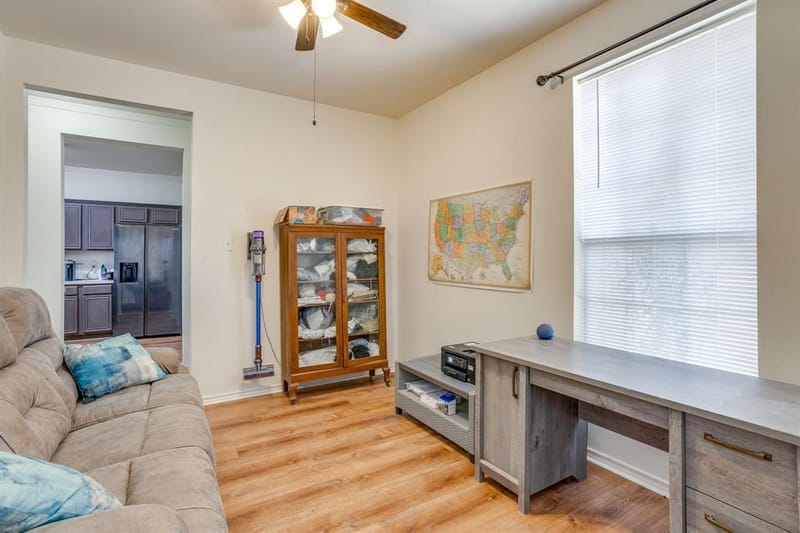 525 Oakbrook Drive, Burleson TX 76028 - Photo 6