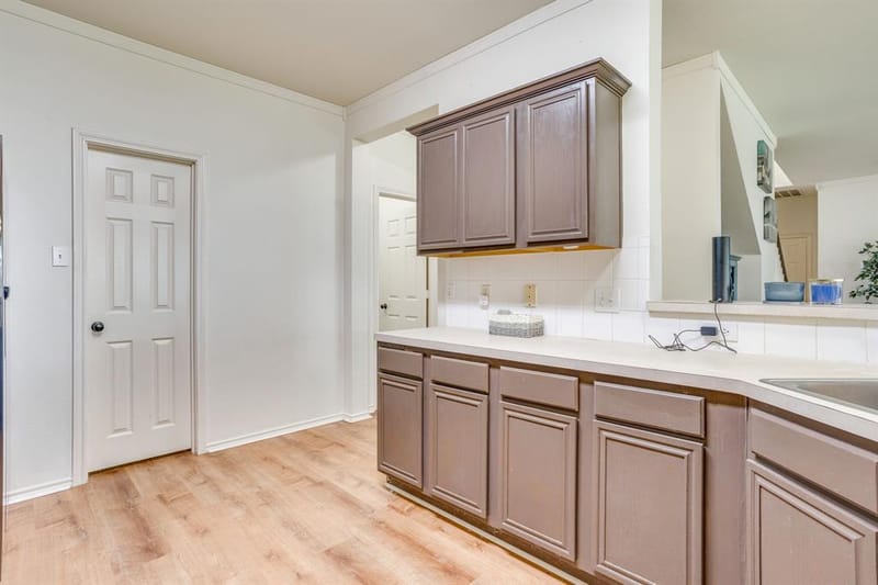 525 Oakbrook Drive, Burleson TX 76028 - Photo 12