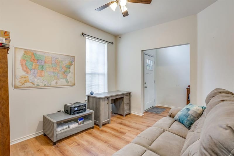 525 Oakbrook Drive, Burleson TX 76028 - Photo 7