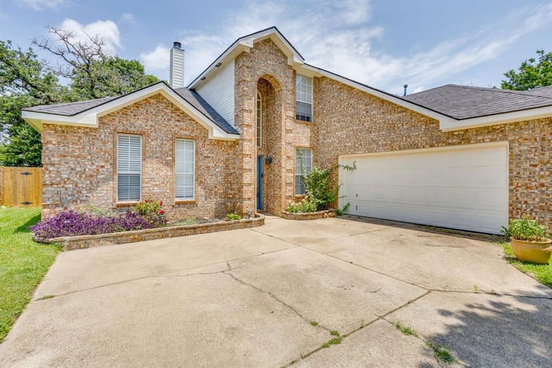 525 Oakbrook Drive, Burleson TX 76028 - Photo 3