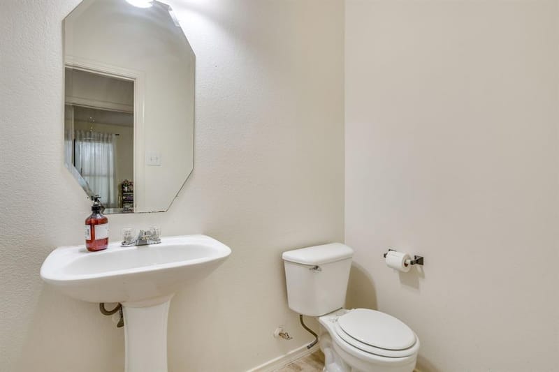 525 Oakbrook Drive, Burleson TX 76028 - Photo 21