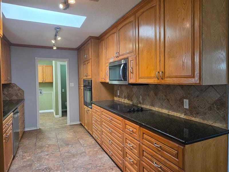 2404 Monticello Street, Brownwood TX 76801 - Photo 7