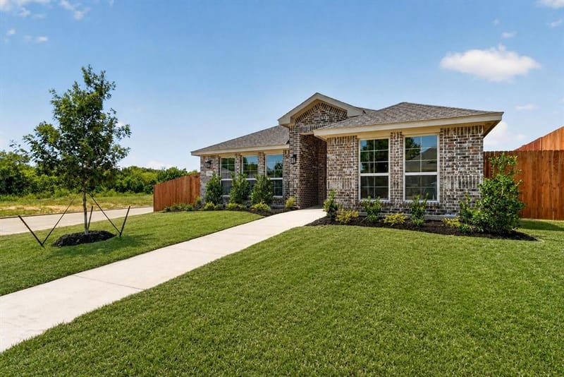 1422 Quail Creek Drive, Cleburne TX 76033 - Photo 2