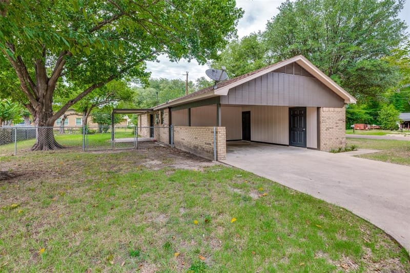 221 N 1st Street, Mabank TX 75147 - Photo 25