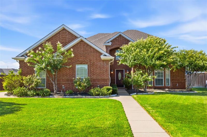 1201 Forest Green Drive, Kennedale TX 76060 - Photo 3
