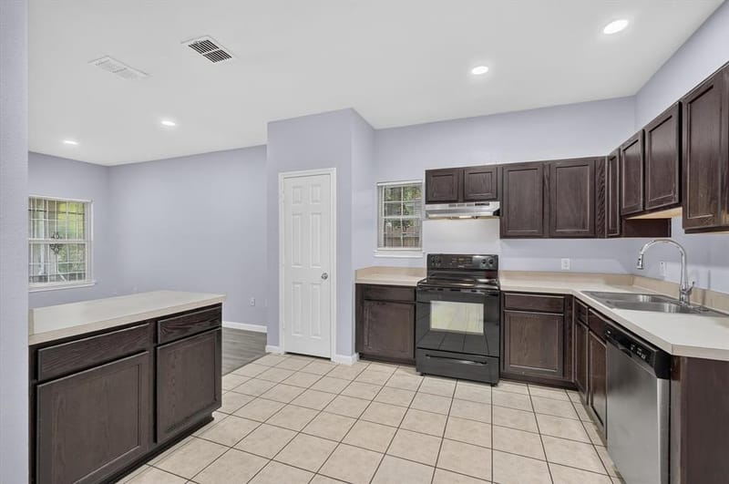 4718 Jamaica Street, Dallas TX 75210 - Photo 7