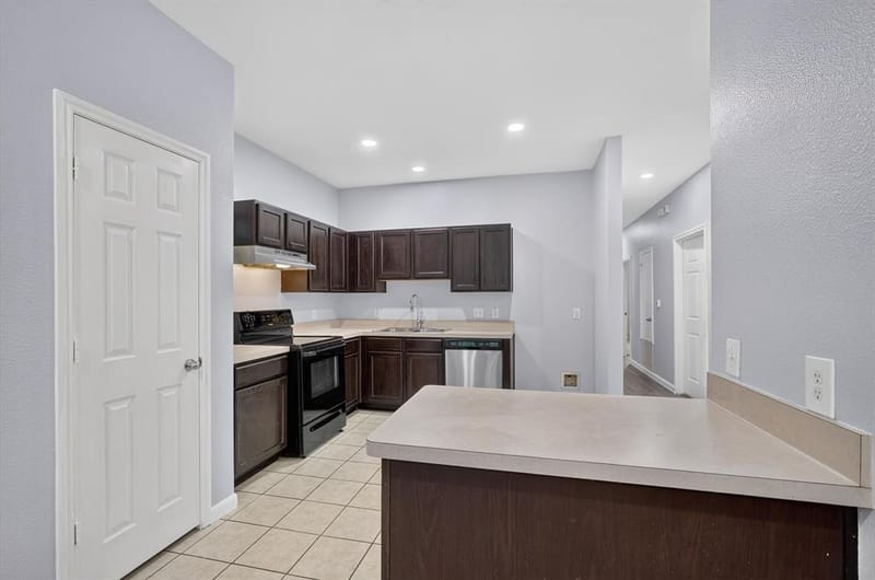 4718 Jamaica Street, Dallas TX 75210 - Photo 3