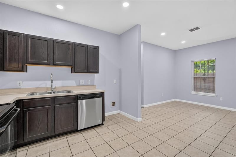 4718 Jamaica Street, Dallas TX 75210 - Photo 9