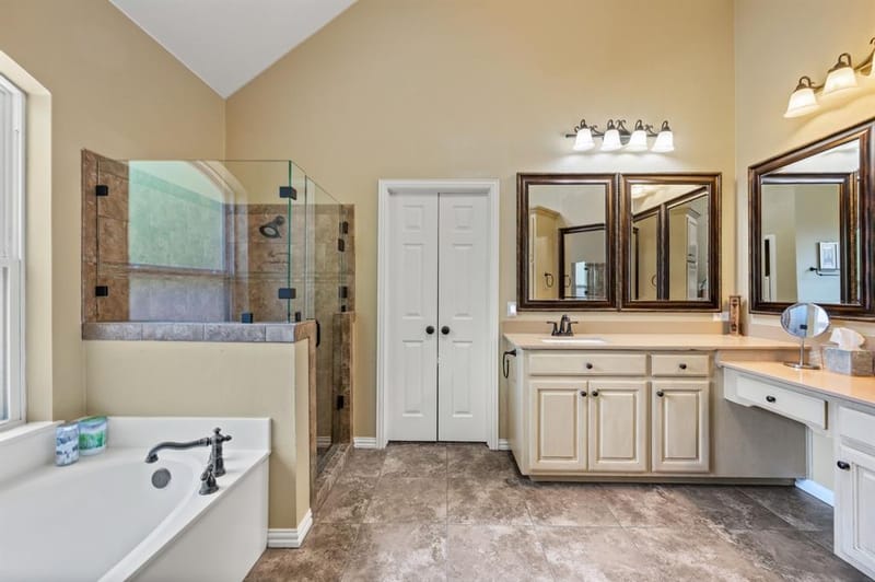 3409 Moneta Court, Arlington TX 76001 - Photo 12