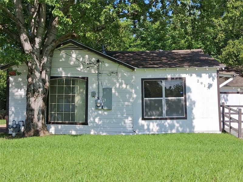 2917 Cypress Avenue, Dallas TX 75227 - Photo 2