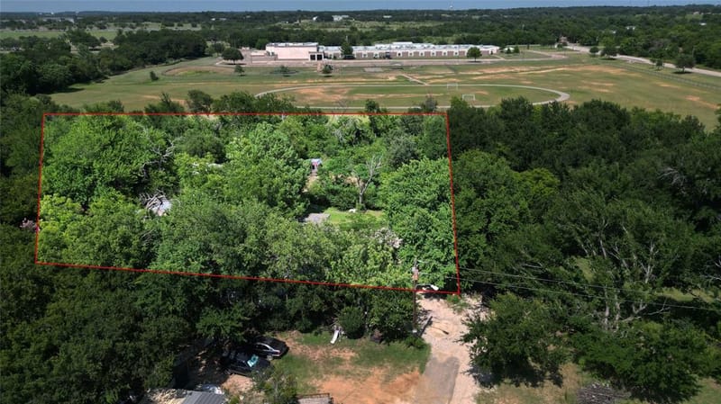 833 Carmela Court, Cleburne TX 76031 - Photo 2