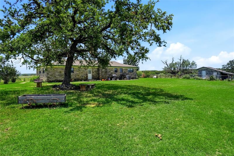 2186 Gilliland Road, Springtown TX 76082 - Photo 16